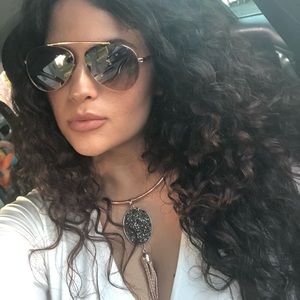 Meet your Posher, Dalia